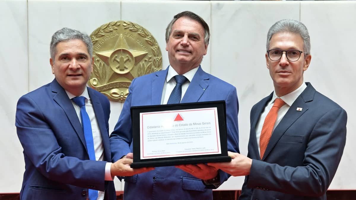 Bolsonaro faz aceno para Zema se filiar ao PL