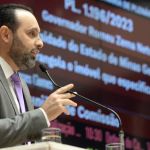 Deputado do PT rebate Zema e diz que 'política liberal' do governador fica 'nos microfones'