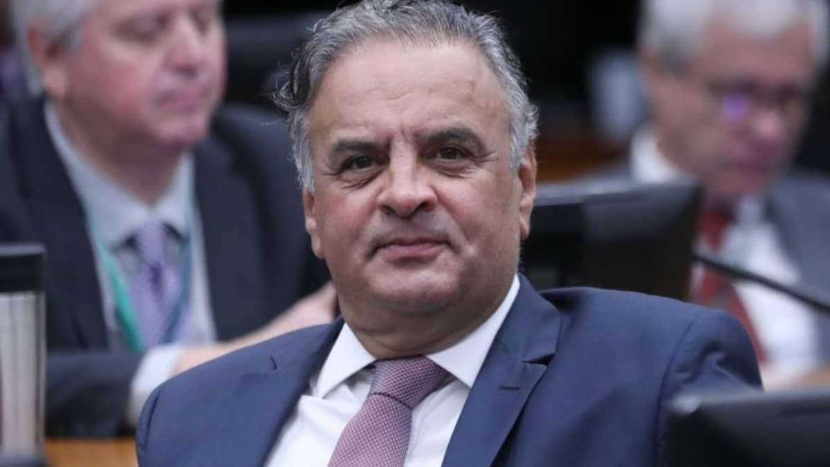 Com desgaste de Flávio, Aécio pode ser candidato à Presidência