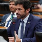 Deputado mineiro é condenado a pagar R$ 50 mil a Felipe Neto