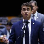 Justiça arquiva denúncia de Nikolas contra Felipe Neto por homofobia