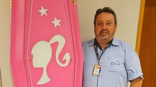 O dono Sebastião Pires apostou na urna com tema da Barbie.