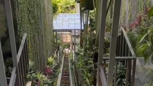 O elevador quebrou e nenhum sistema de segurança foi acionado para evitar o acidente
