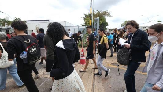 O Enem acontece no mês de novembro, em dois domingos consecutivos