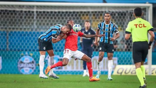 O esquema com três zagueiros vem ganhando adeptos no Tricolors