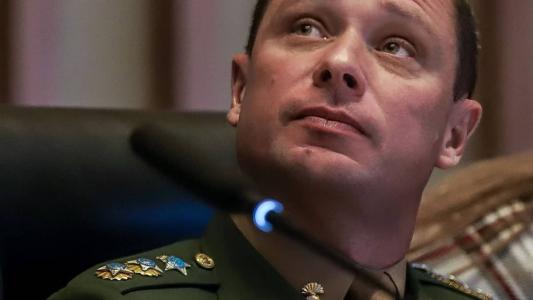 O ex-ajudante de ordens Mauro Cid está proibido de manter contato com o ex-presidente Jair Bolsonaro e com a ex-primeira-dama Michelle