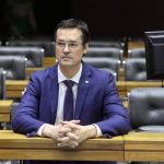 Deltan volta ao Brasil após dias nos EUA: ‘para tristeza da esquerda histérica’