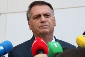 Médico de Bolsonaro viaja a Brasília para acompanhar nova cirurgia