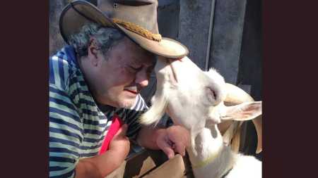 O ex-produtor cultural Ramon Fiúza se apaixonou pelas cabras