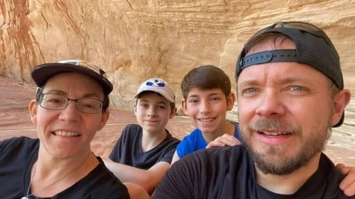 Teste de DNA feito por brincadeira revela que jovem é filho de outro pai por erro de fertilização in vitro