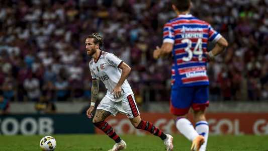 O Flamengo, de Léo Pereira, recebe o Fortaleza neste sábado, no Maracanã