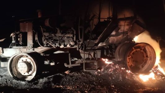 O fogo se espalhou rapidamente pelo canavial devido ao vento forte e altas temperaturas