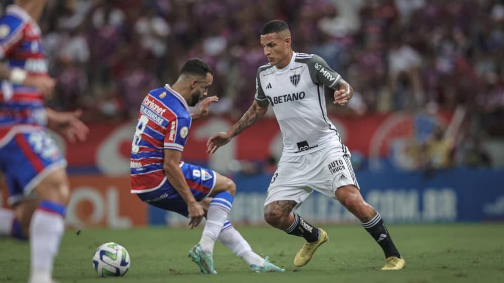 Atlético encara 'desgastado' Fortaleza e mira G4 do Brasileirão