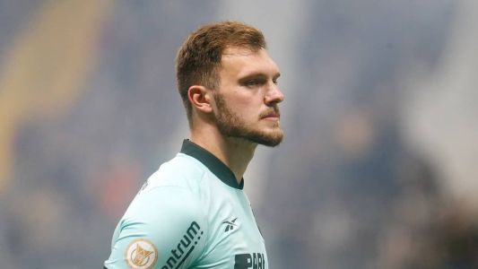 O goleiro Lucas Perri durante a partida entre Botafogo e Arlético, na Arena MRV