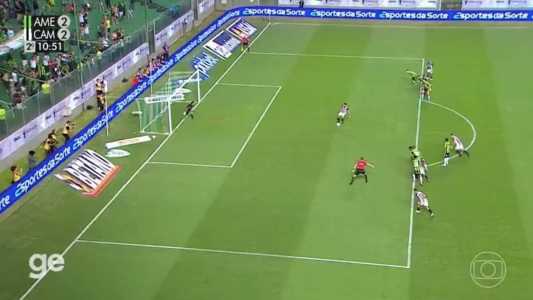 O goleiro Matheus Cavichioli defendeu a cobrança do atacante Hulk