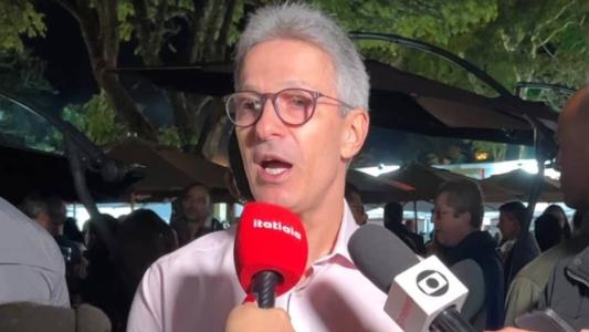 O governador Romeu Zema concedeu entrevista à imprensa durante evento em Tiradentes