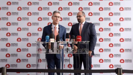 O governador Romeu Zema e o vice-governador Mateus Simões — ambos do Novo