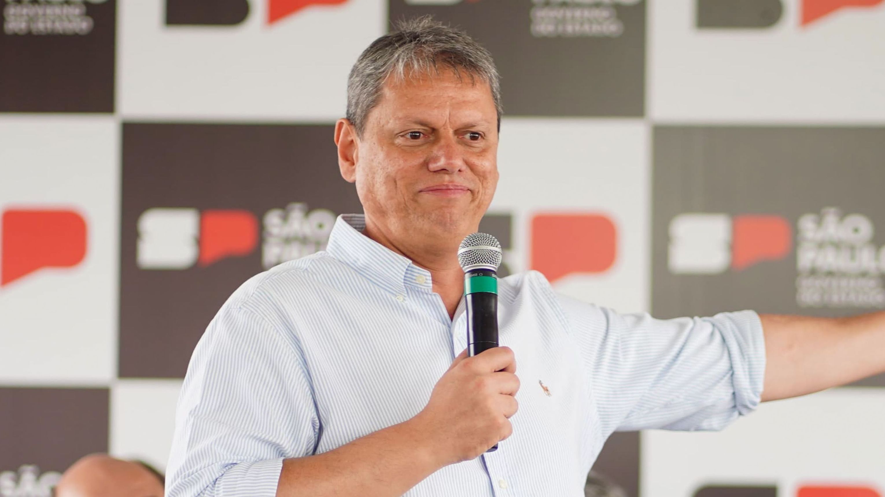 Tarcísio de Freitas, governador de SP, compartilha mensagem de Páscoa: 'alegrar na esperança'