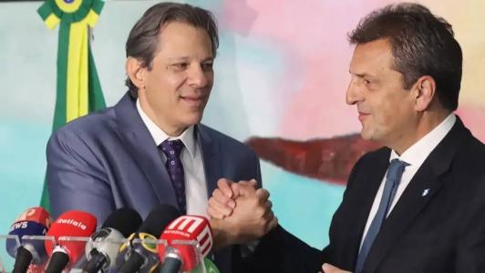 O governo Lula (PT) apoiou o candidato peronista Sergio Massa, derrotado por Javier Milei nesse domingo (19)