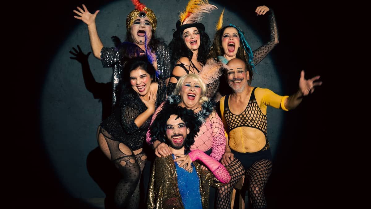 Grupo Galpão estreia nova peça 'Cabaré Coragem'; saiba mais sobre a trupe teatral de BH 