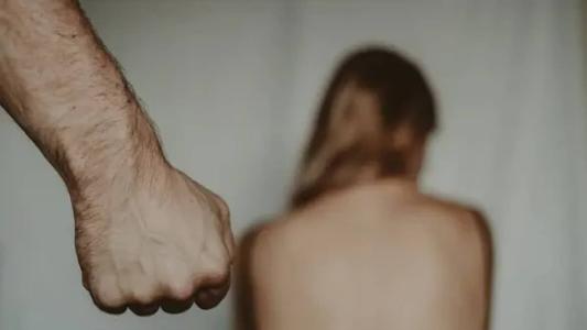 O homem achou o cabelo da vítima 'curto demais'