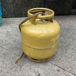 Homem tenta explodir casa com botijão de gás com a esposa e filhos dentro, em BH