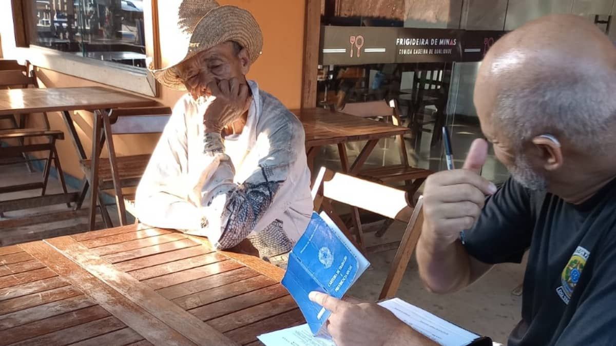 Jornada de 11 horas e R$ 400 reais por mês: idoso é resgatado de situação análoga à escravidão