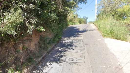 o homem foi encontrado na rua Araçuaí, altura do número, no bairro Redenção, em Ibirité