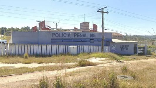 O homem foi encontrado sem vida dentro da cela