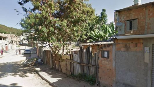 O homem foi morto dentro da casa da suspeita