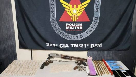 O homem foi preso enquanto tentava fugir da polícia e ser resgatado por aliados