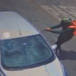 Vídeo: arma falha no momento que suspeito tenta matar homem por dívida