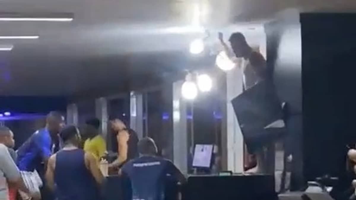 Vídeo: homem nu invade academia e promove quebra-quebra no interior de Minas