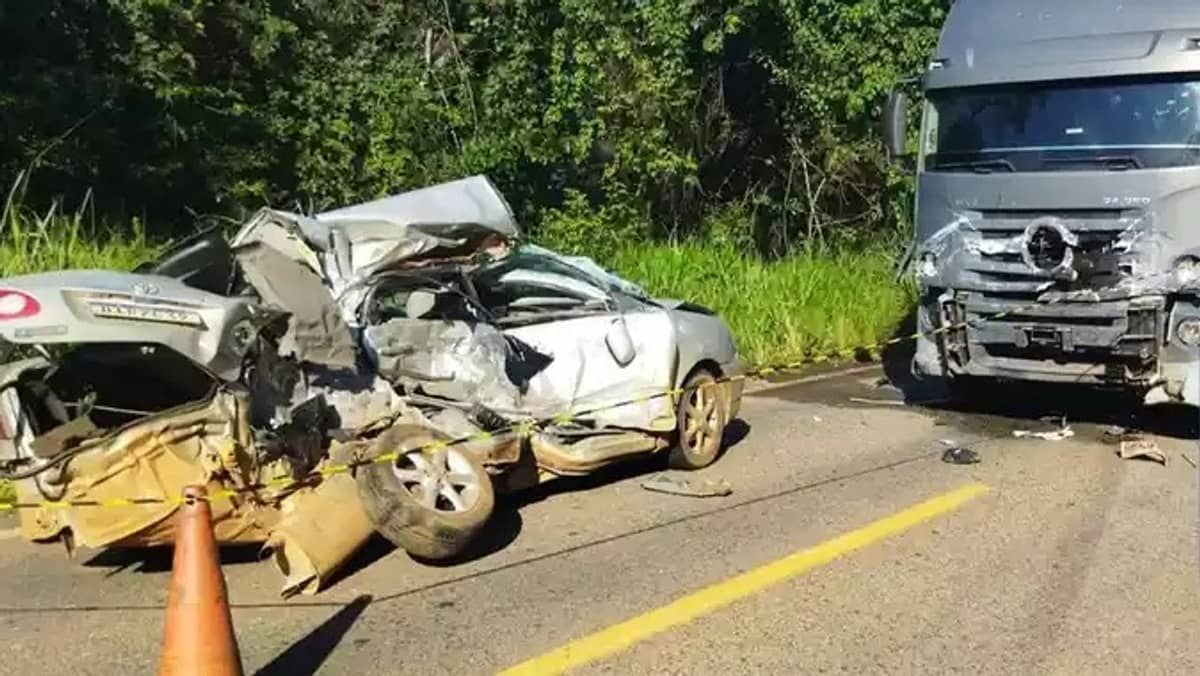 Homem morre após bater o carro enquanto voltava de festa de aniversário