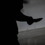 Homem dá facadas na companheira por suspeita de traição e se mata em seguida