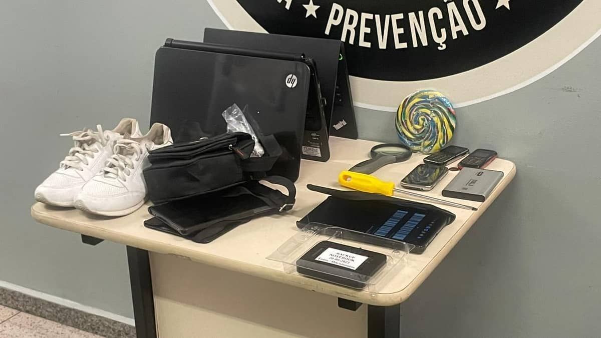 'Homem-Aranha' escala 10 metros para furtar notebooks, celulares e pirulito e acaba preso em BH