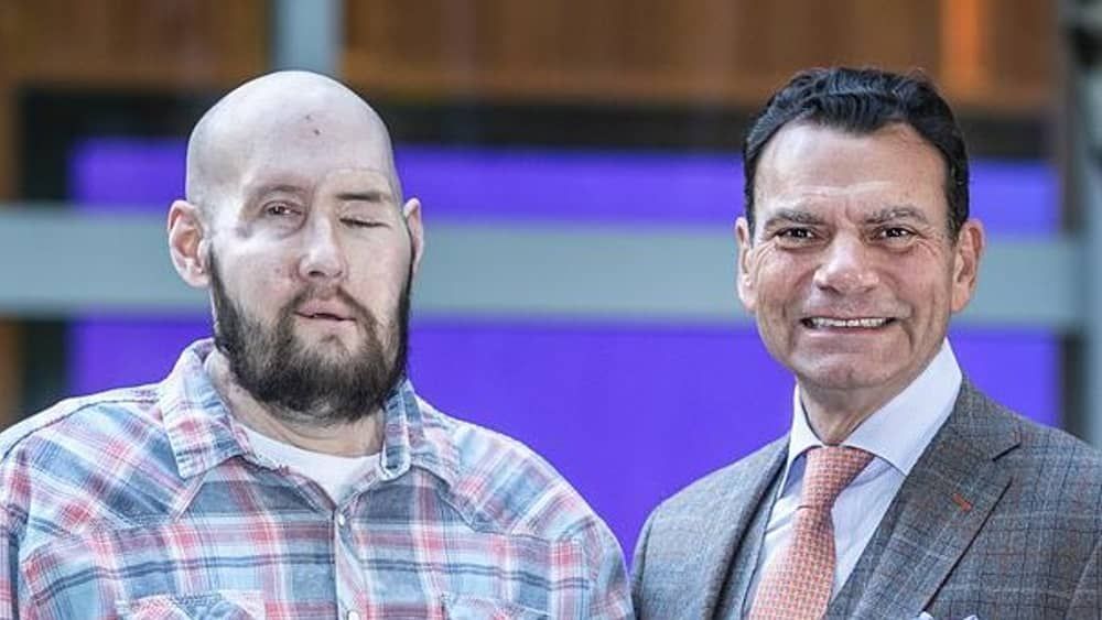 Cirurgiões fazem primeiro transplante de olho inteiro do mundo