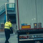 Caminhoneiro será indenizado após erros em testes toxicológicos