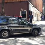 Homem é preso por matar pai e irmão com um machado após discussão familiar em Minas Gerais