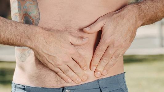 O homem tinha um verme no intestino que desenvolveu um tumor