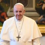 Papa Francisco é internado em hospital de Roma