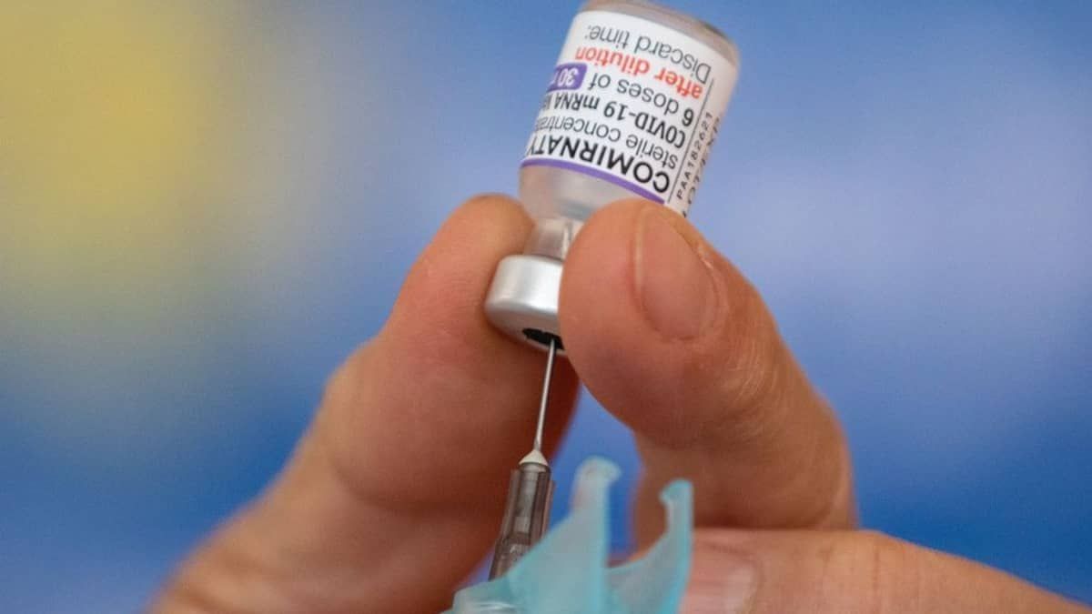 Covid: BH começa a imunizar idosos de 68 e 69 anos com vacina bivalente nesta quinta (9); confira os endereços 
