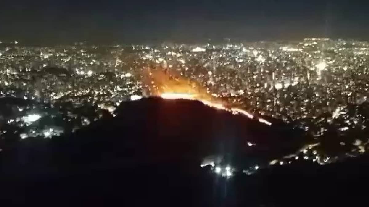 Vídeo: incêndio atinge lote vago no bairro Belvedere, em Belo Horizonte