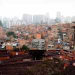 Com melhora do emprego e Auxílio Brasil, desigualdade cai em 2022 para menor nível da série histórica