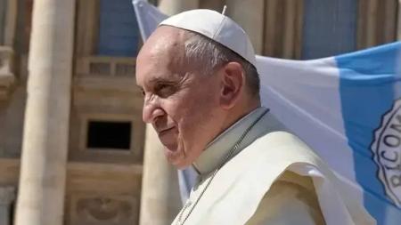 O jesuíta argentino de 86 anos enviou "uma saudação calorosa ao nobre povo chinês"