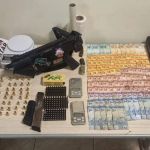 Polícia apreende submetralhadora durante ação contra o tráfico de drogas em Minas