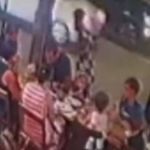 Vídeo: homem é furtado em pizzaria na Savassi, em BH, e ladrão foge