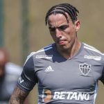 Saravia aparece em treino do Atlético de visual novo'