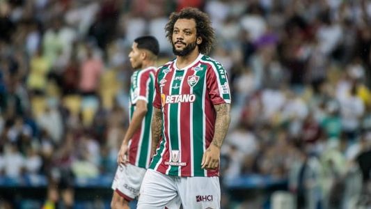 O lateral-esquerdo Marcelo em ação pelo Fluminense