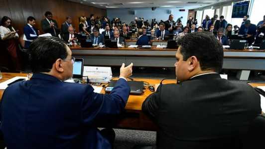 O líder da oposição no Senado, Rogério Marinho (PL-RN), pediu vista, ou seja, mais tempo para analisar o parecer apresentado nesta terça-feira (7), mas o presidente da CCJ, senador Davi Alcolumbre (União Brasil-AP), negou o pedido